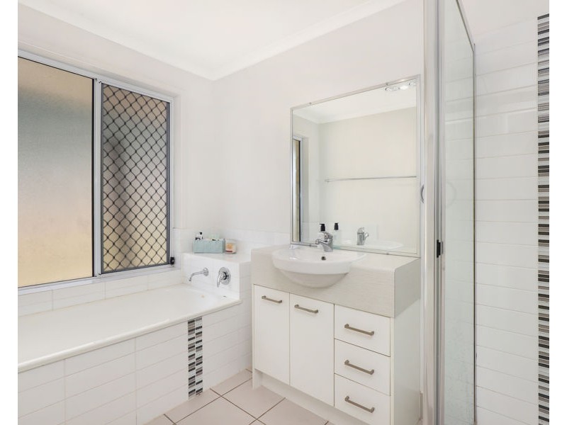 19 Crows Ash Place, Kuluin QLD 4558