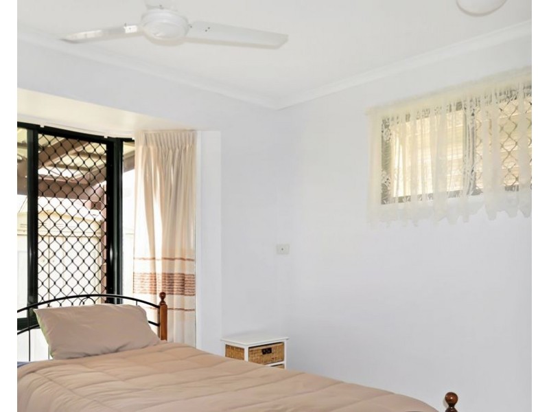 250/4 Melody Court., Warana QLD 4575
