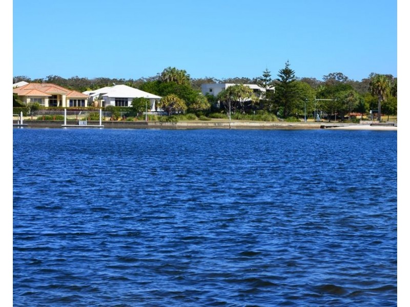 250/4 Melody Court., Warana QLD 4575