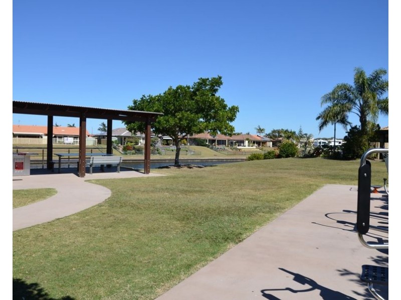 250/4 Melody Court., Warana QLD 4575