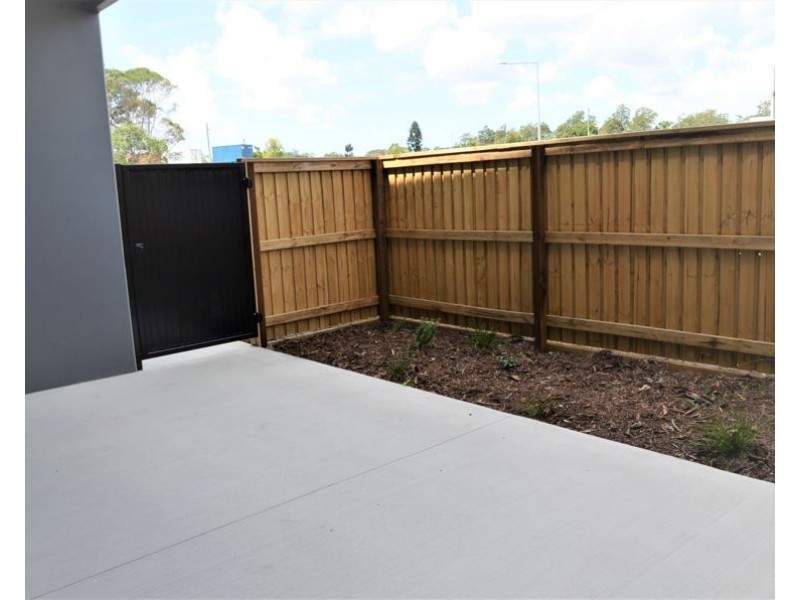 8/35 Lenco Crescent, Landsborough QLD 4550