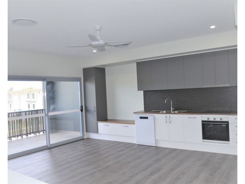 8/35 Lenco Crescent, Landsborough QLD 4550