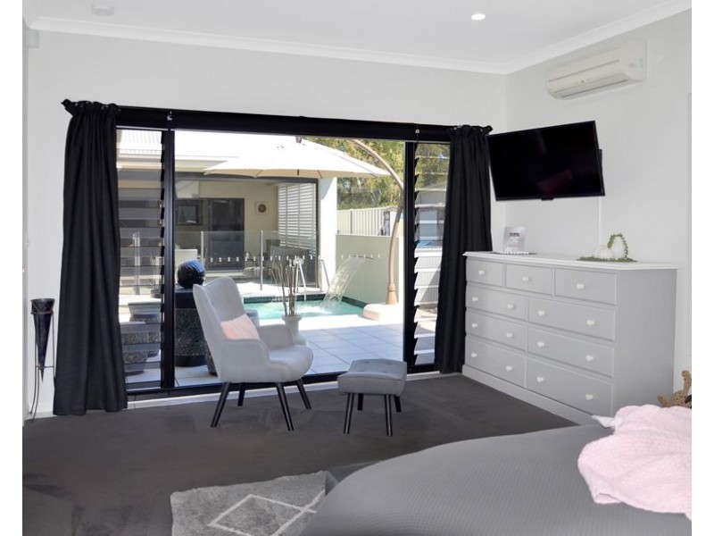 10 Jersey Place, Parrearra QLD 4575