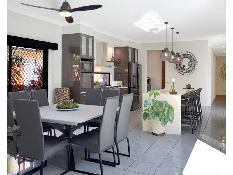 10 Jersey Place, Parrearra QLD 4575