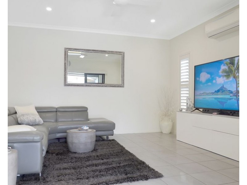 10 Jersey Place, Parrearra QLD 4575