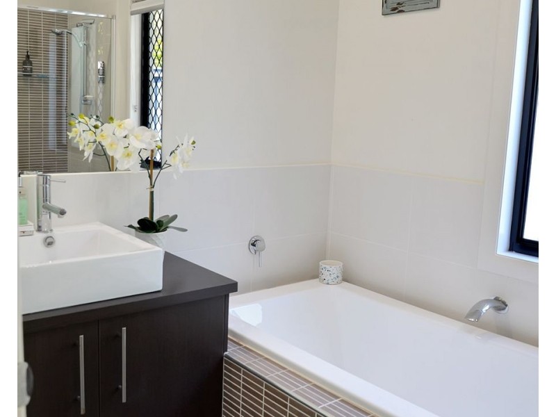 10 Jersey Place, Parrearra QLD 4575