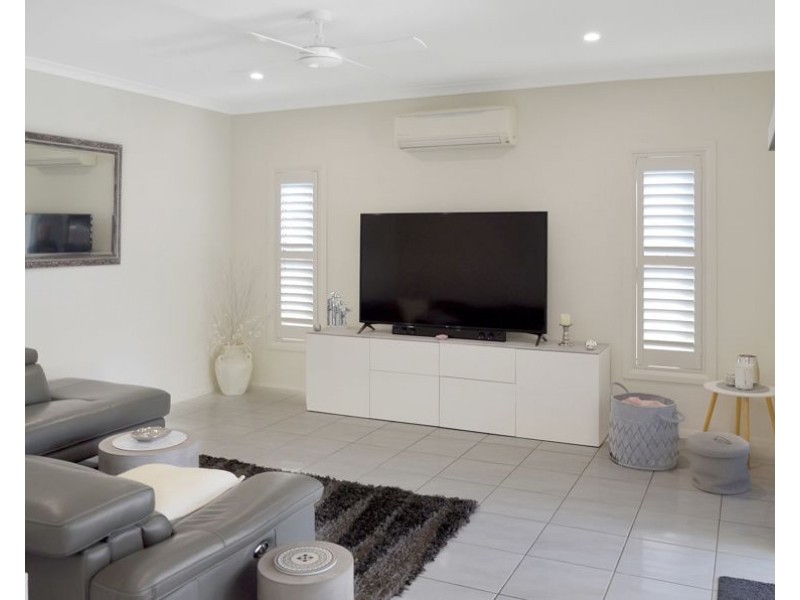 10 Jersey Place, Parrearra QLD 4575