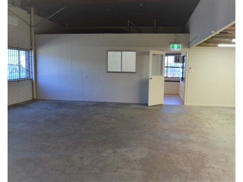 9 Commerce Ave, Warana QLD 4575