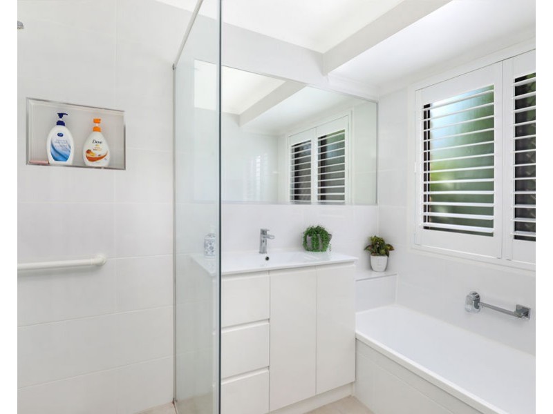 33 Piringa Steet, Wurtulla QLD 4575