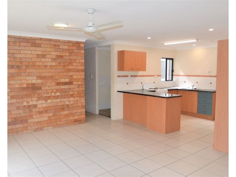 Unit 1/163 Nicklin Way, Warana QLD 4575