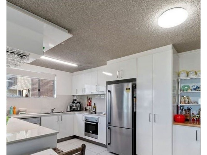 2/17 Landsborough Parade, Golden Beach QLD 4551