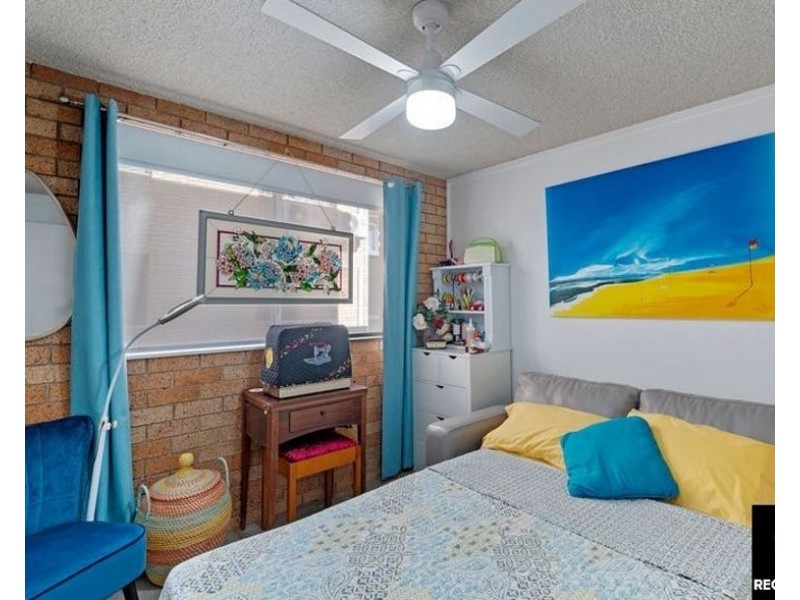 2/17 Landsborough Parade, Golden Beach QLD 4551
