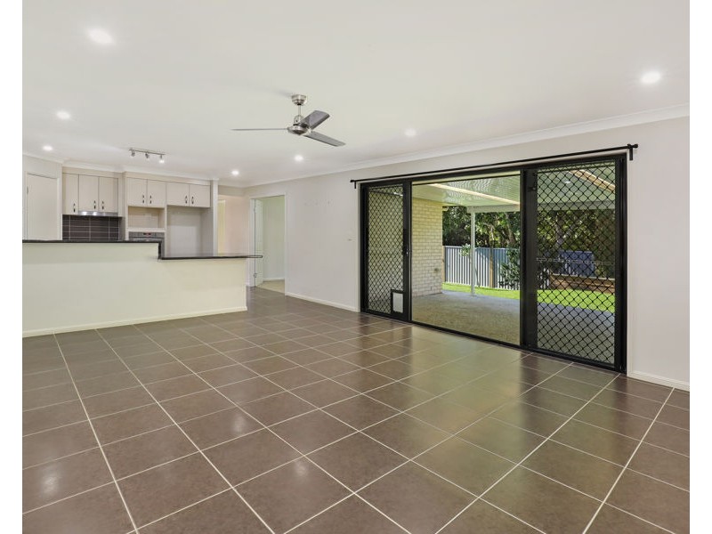 4 Macadam Court, Palmview QLD 4553