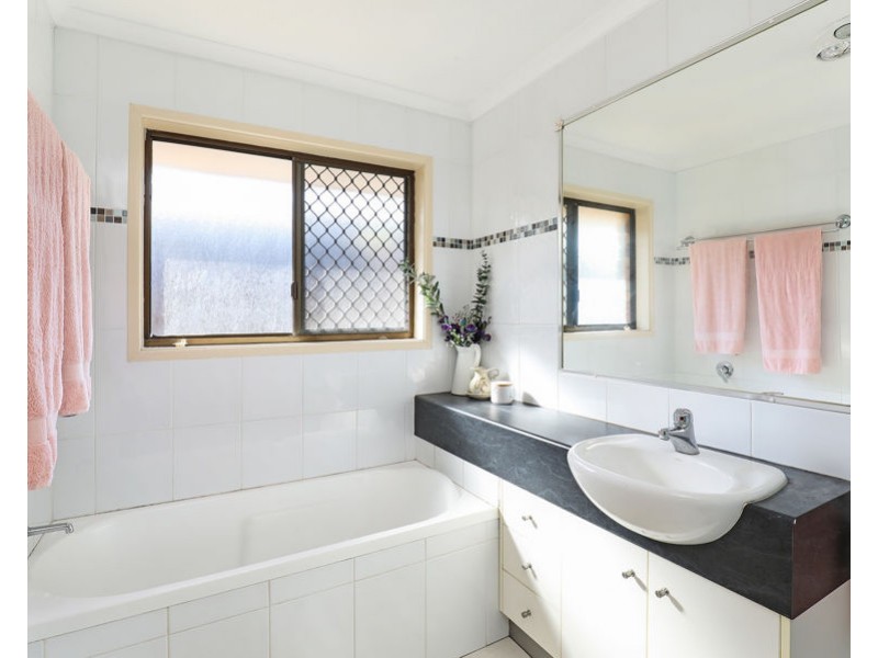 29 Ilaroo St, Warana QLD 4575