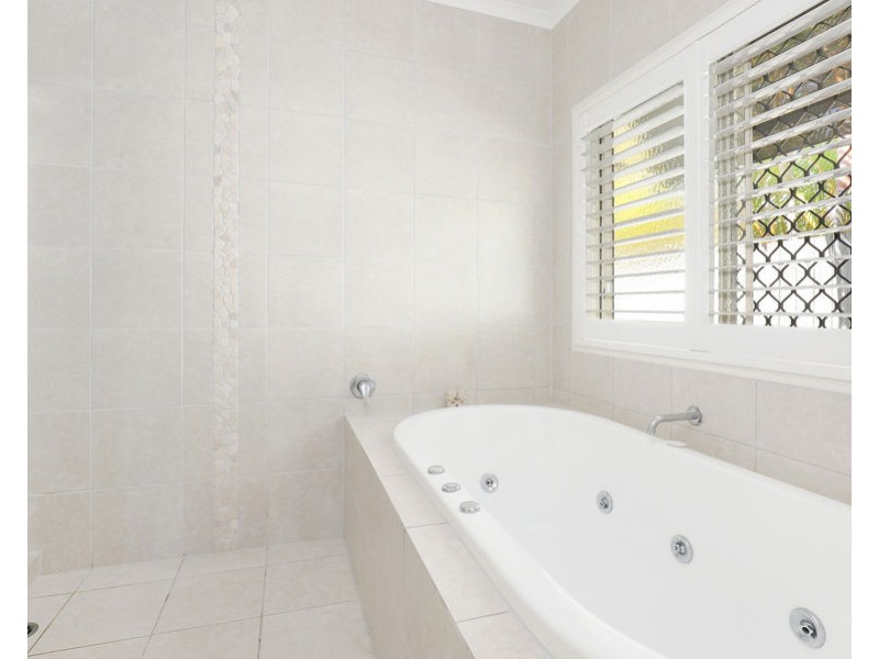 2 Sumatra Ct, Parrearra QLD 4575