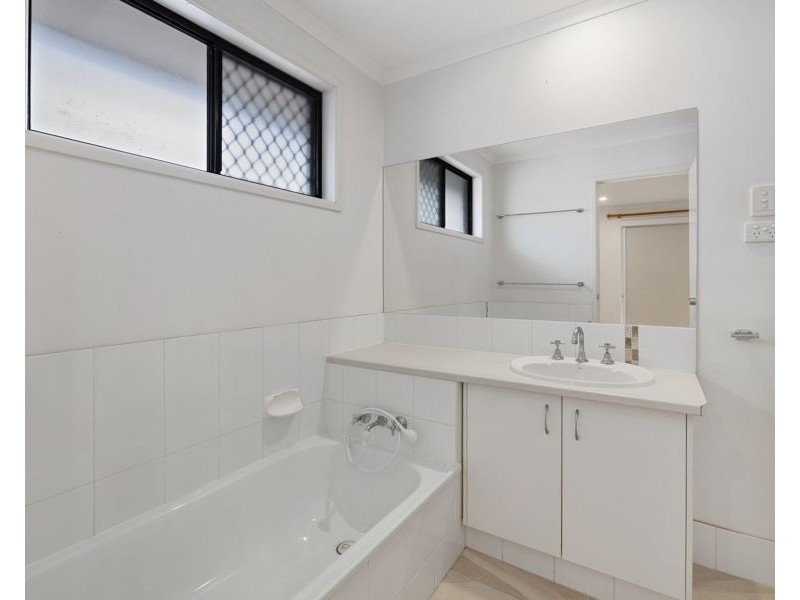 13 Chelsea Cres, Minyama QLD 4575