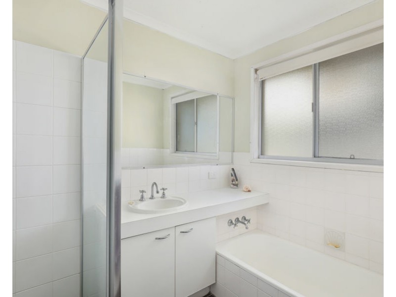 60 Saleng Cres, Warana QLD 4575