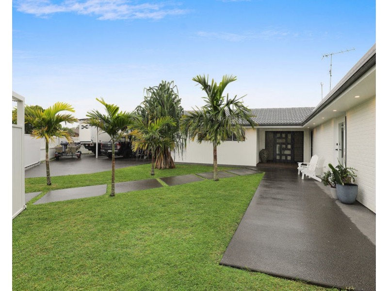 14 Richmond Place, Minyama QLD 4575