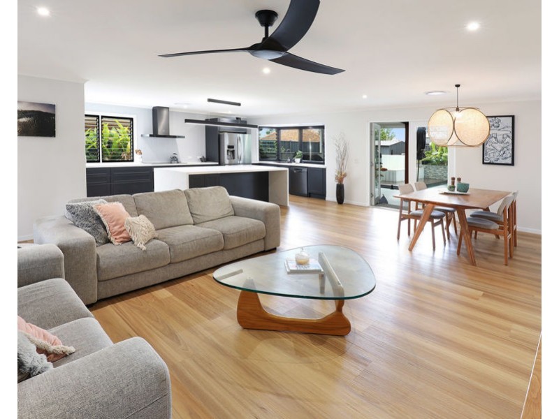 14 Richmond Place, Minyama QLD 4575