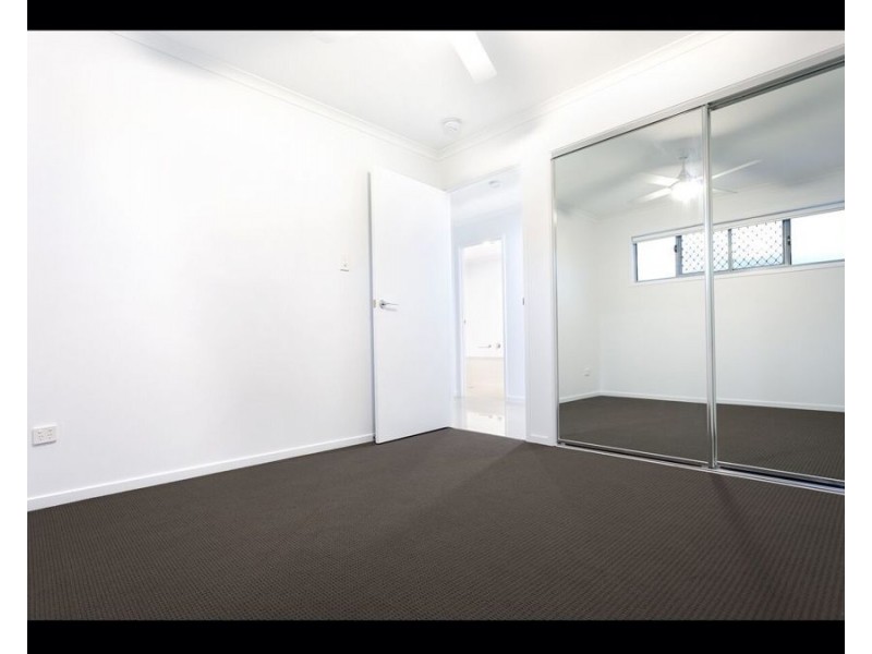 2/13 Tree View Cres, Little Mountain QLD 4551