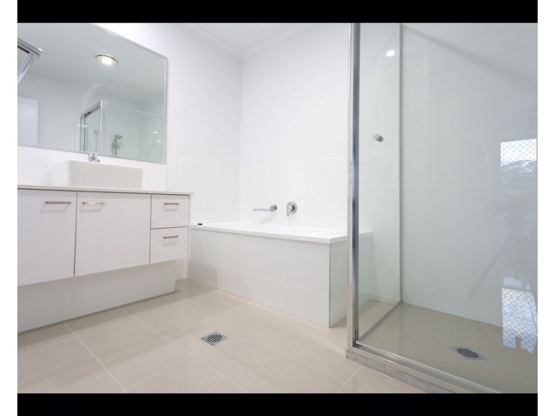 2/13 Tree View Cres, Little Mountain QLD 4551