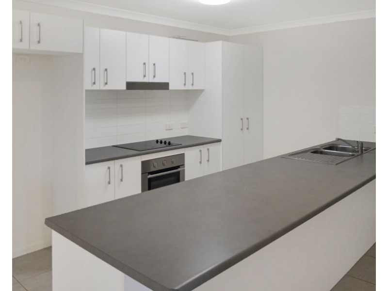 2/39 Haslewood Cres, Meridan Plains QLD 4551
