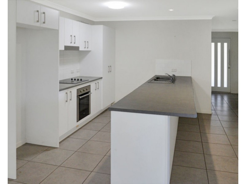 2/39 Haslewood Cres, Meridan Plains QLD 4551