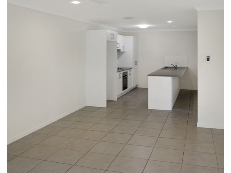 2/39 Haslewood Cres, Meridan Plains QLD 4551