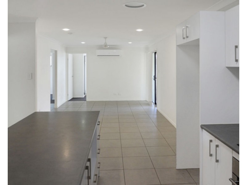 2/39 Haslewood Cres, Meridan Plains QLD 4551