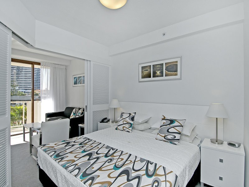 308/42 Surf Pde, Broadbeach QLD 4218