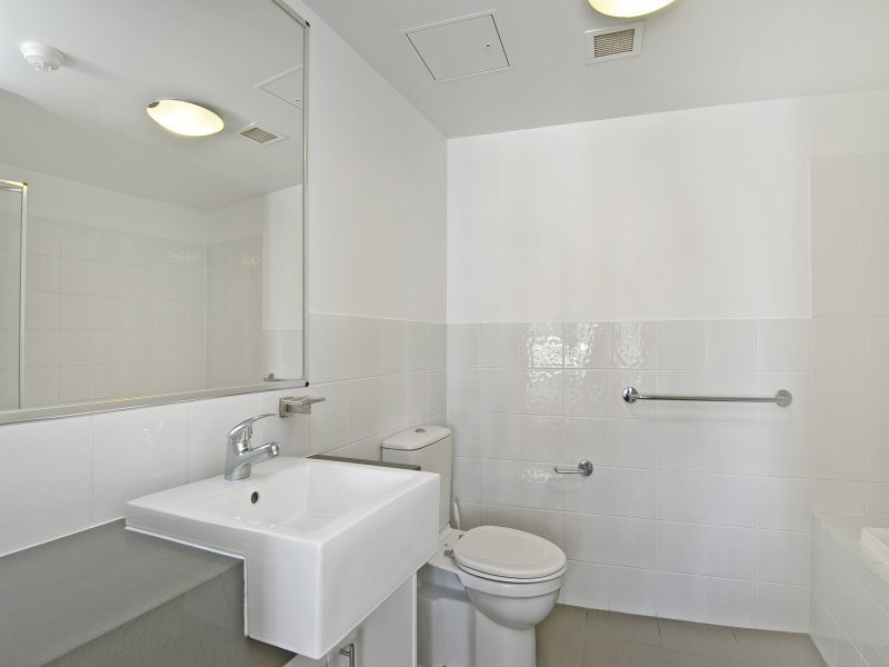 308/42 Surf Pde, Broadbeach QLD 4218