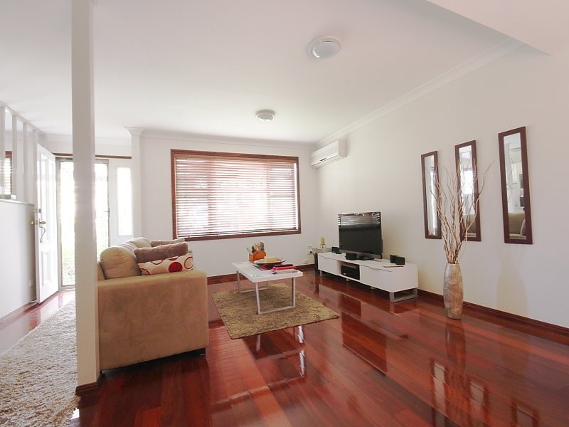 279 Cotlew St, West, Ashmore QLD 4214