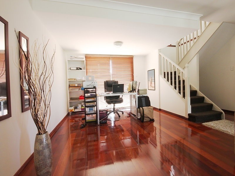 279 Cotlew St, West, Ashmore QLD 4214