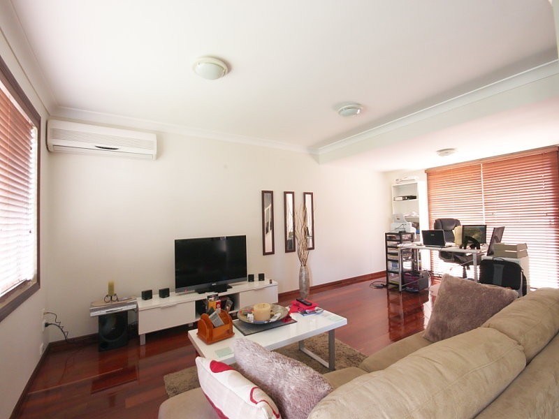 279 Cotlew St, West, Ashmore QLD 4214