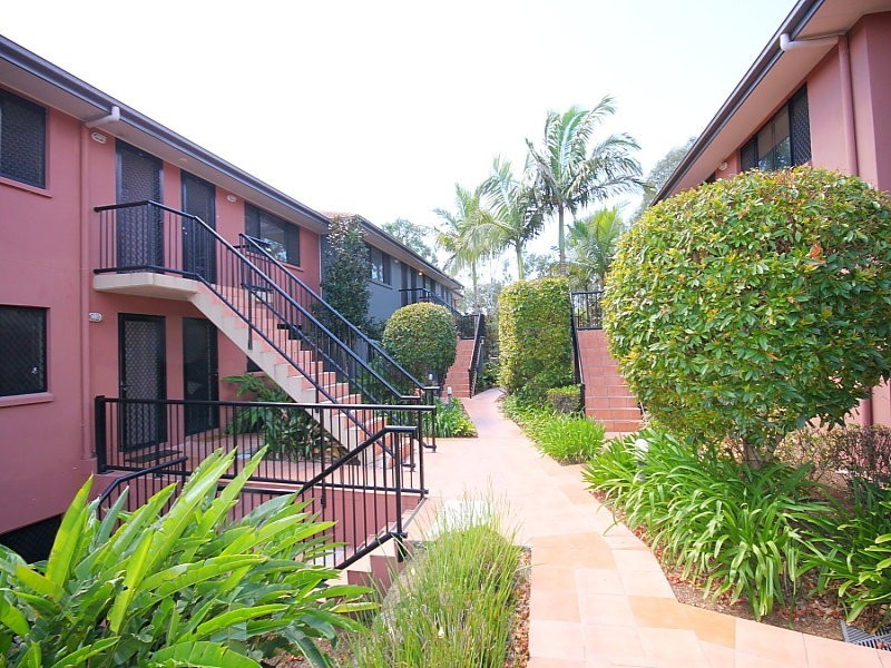 7-11 Brown Street, Labrador QLD 4215