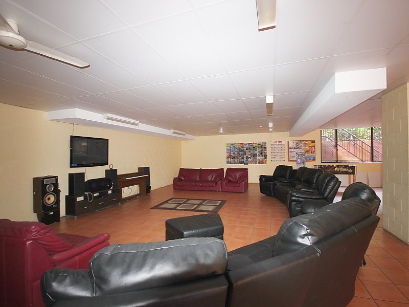 7-11 Brown Street, Labrador QLD 4215