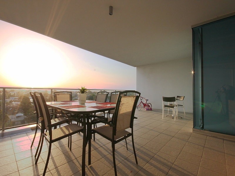 430 Marine Pde, Biggera Waters QLD 4216