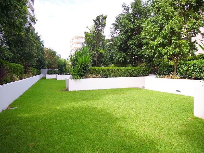 430 Marine Pde, Biggera Waters QLD 4216