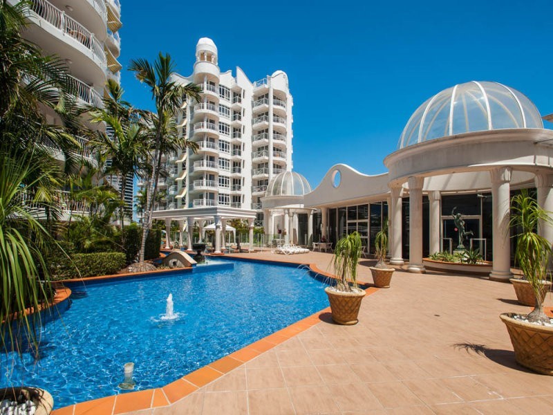 24 Queensland Ave, Broadbeach QLD 4218