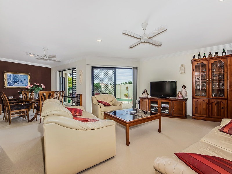 19 Rebholz Dr, Benowa QLD 4217