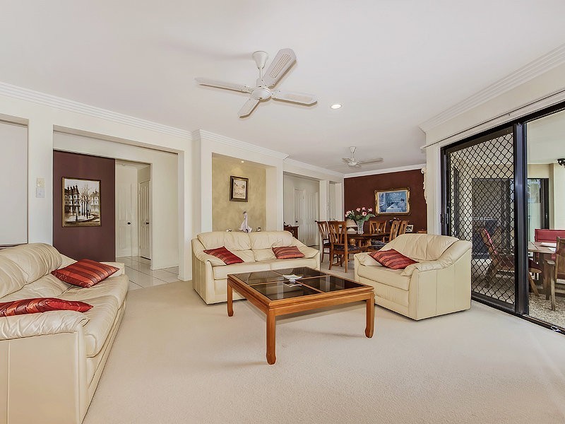 19 Rebholz Dr, Benowa QLD 4217