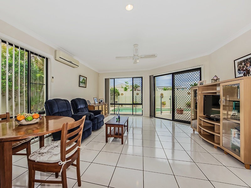 19 Rebholz Dr, Benowa QLD 4217