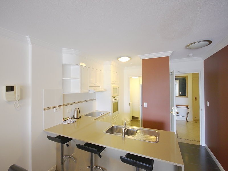 24 Queensland Ave, Broadbeach QLD 4218
