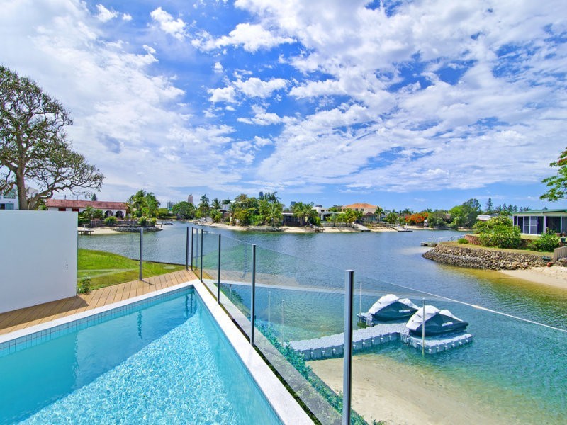 14 Palmetto, Broadbeach Waters QLD 4218
