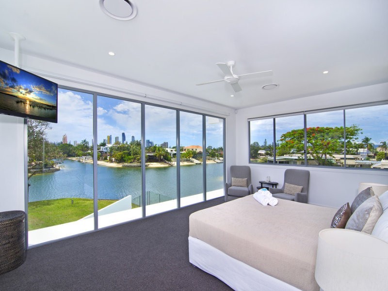 14 Palmetto, Broadbeach Waters QLD 4218