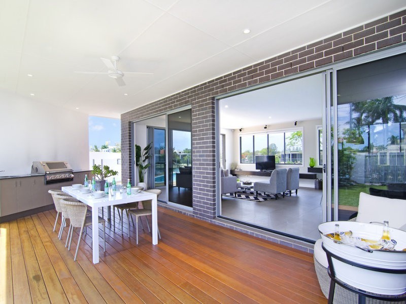 14 Palmetto, Broadbeach Waters QLD 4218