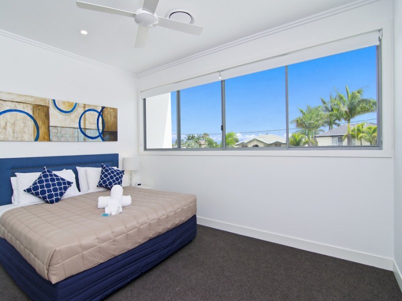 14 Palmetto, Broadbeach Waters QLD 4218