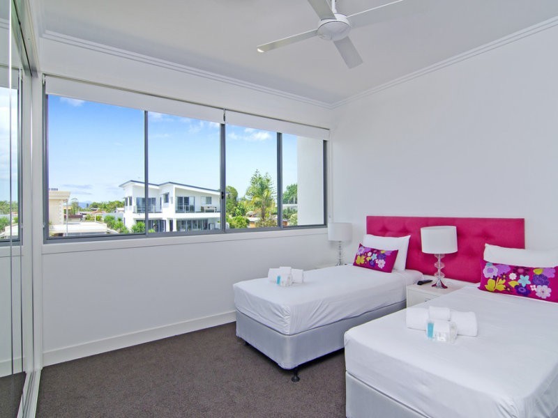 14 Palmetto, Broadbeach Waters QLD 4218