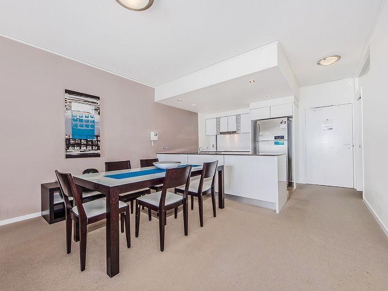 22 Surf Pde, Broadbeach QLD 4218