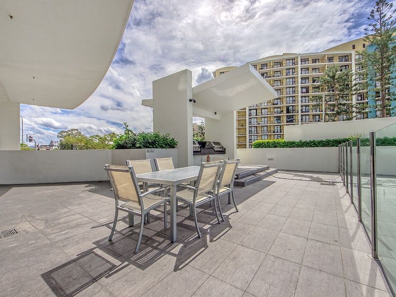 22 Surf Pde, Broadbeach QLD 4218